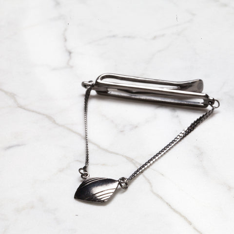 Tie Bar with Chain